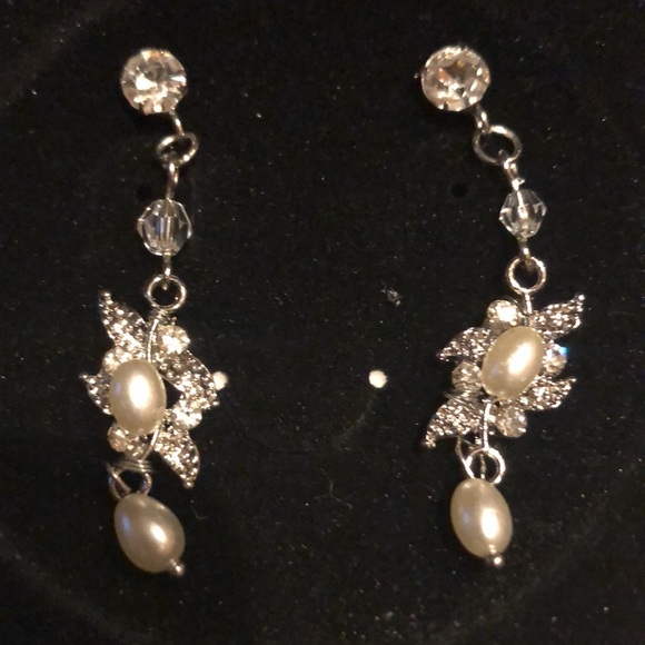 New beautiful necklace and matching earrings - Picture 2 of 3